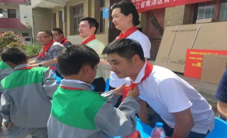 建設希望小學，參與青少年公益活動